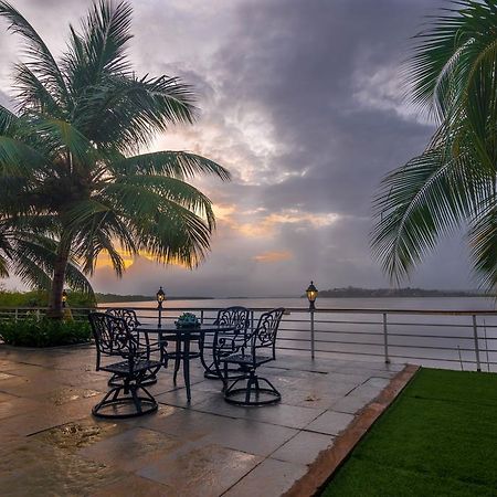 Deltin Palms Riverfront パナジ エクステリア 写真