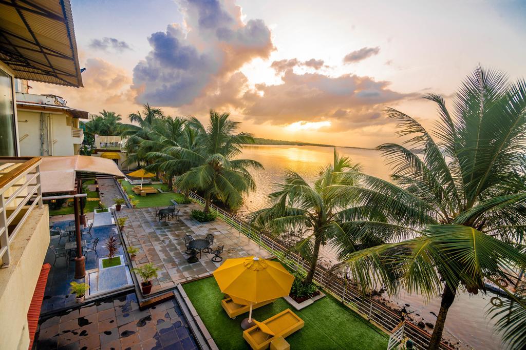 Deltin Palms Riverfront パナジ エクステリア 写真