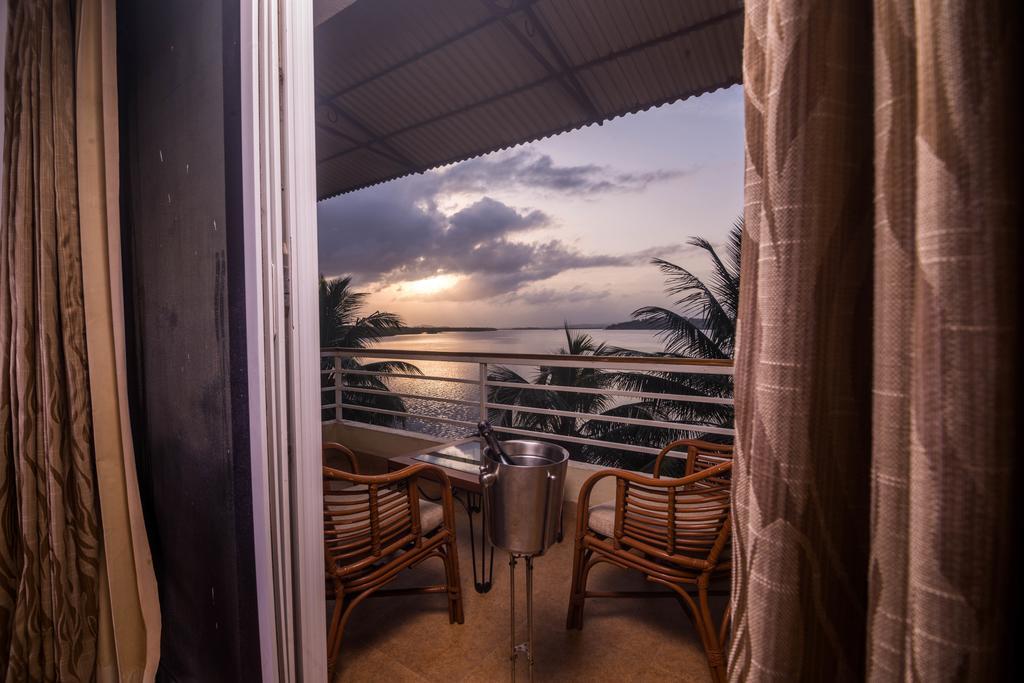 Deltin Palms Riverfront パナジ エクステリア 写真